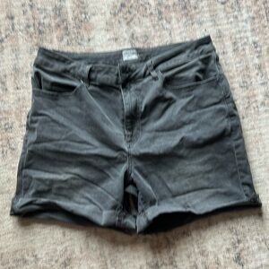 Ripton & Co Cutoff Jean Shorts size 32